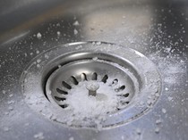 Selain Melezatkan Masakan, Garam Bisa Dipakai untuk Bersihkan Peralatan Dapur