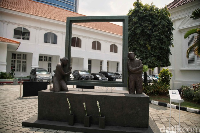 7 Patung Fenomenal di Pameran Patung dan Aktivisme