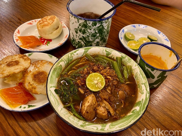 Baru! Mie Kangkung Khas Betawi Jadi Incaran di Blok M Baru! Mie Kangkung Khas Betawi Jadi Incaran di Blok M