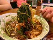 Baru! Mie Kangkung Khas Betawi Jadi Incaran di Blok M