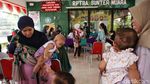 Begini Ekspresi Anak-anak Saat Divaksinasi Polio