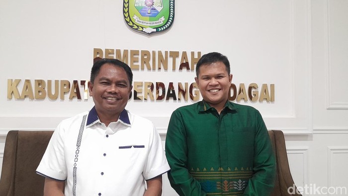 Bupati Sergai Darma Wijaya alias Wiwik dan Wakil Bupati Sergai Adlin Tambunan. (Nizar Aldi/detikSumut)