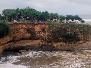 Selubung Misteri Cairan Hitam Pekat di Batu Panganten Sukabumi