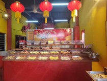 Gegara Lampion Merah, Restoran Muslim Ini Difitnah Non Halal