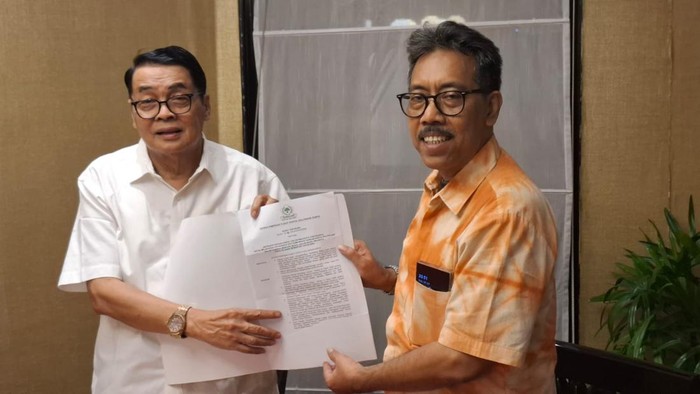 Golkar serahkan surat tugas bakal Cawalkot Jogja ke Afnan Hadikusumo, Rabu (24/7/2024).