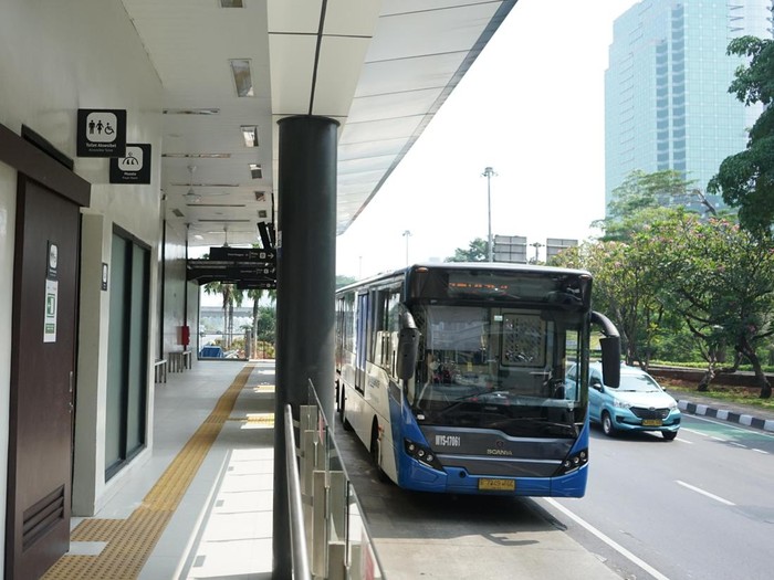Halte TransJakarta Semanggi