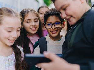 10 Bahasa Populer Gen Alpha Beserta Artinya, Ada Mewing hingga Skibidi