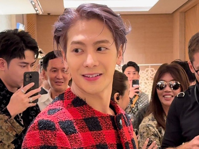 Jackson Wang Beri Tas Louis Vuitton Gratis ke Pasangan Malaysia, Bikin Iri