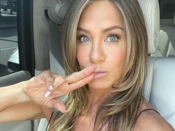 Rahasia Awet Muda Jennifer Aniston, Benarkah Karena Operasi Plastik?