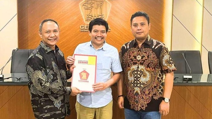 Ketua DPC Gerindra Selayar, M Affandi menerima rekomendasi dari DPP yang mengusung Natsir Ali berpasangan Muhtar di Pilkada Selayar. Dokumen Istimewa