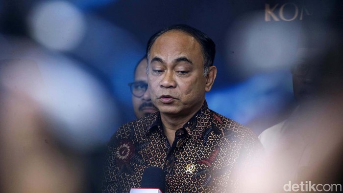Menkominfo Budi Arie Setiadi memberikan keterangan pers terkait penanganan judi online. Sebanyak 2.645.081 konten judi online telah diberangus.