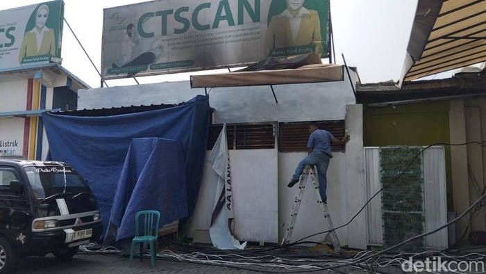 Kepanikan Melanda Warga Depok Ketika Ruang Genset RS Citra Arafiq Dilalap Si Jago Merah