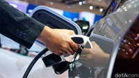 Director Sales Center PT Sokonindo Automobile Cing Hok Rifin, mengatakan bahwa kolaborasi ini memainkan peran penting dalam memastikan konsumen memiliki rasa aman terhadap infrastruktur pendukung kendaraan listrik.   