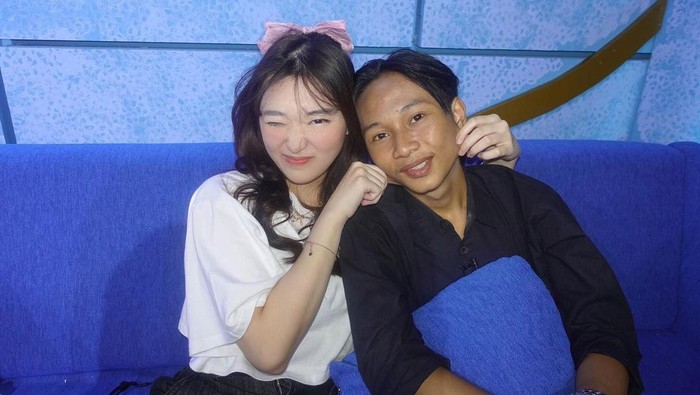 Livy Renata dan Fajar Sadboy