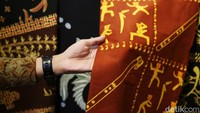 Batik Fractal merupakan kombinasi dari empat unsur yaitu, seni, budaya, sains dan teknologi.   