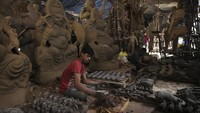 Patung ini nantinya akan digunakan untuk festival Ganesh Chaturthi. Ganesh Chaturthi, dalam agama Hindu, adalah festival selama 10 hari yang menandai kelahiran dewa berkepala gajah Ganesha, dewa kemakmuran dan kebijaksanaan.