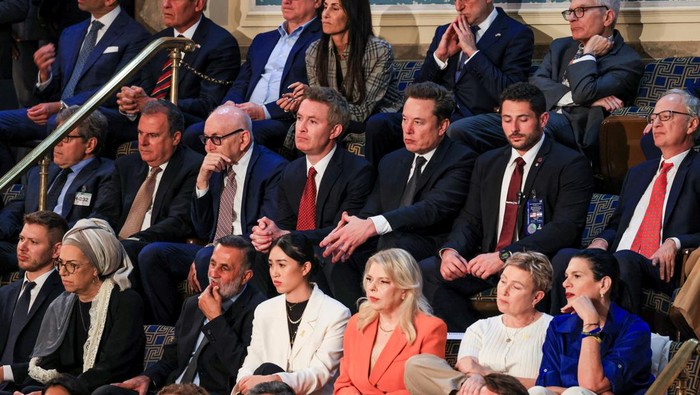 Momen Elon Musk Tepuk Tangan Saat Netanyahu Pidato di Kongres AS Elon Musk, CEO of SpaceX and Tesla, applauds as Israeli Prime Minister Benjamin Netanyahu addresses a joint meeting of Congress at the U.S. Capitol in Washington, U.S., July 24, 2024. REUTERS/Craig Hudson