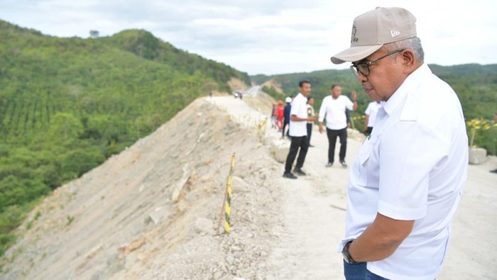 Pemprov Aceh mengecek progres pembangunan tol Sibanceh. (Dok Pemprov Aceh)