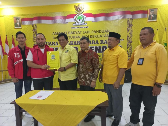 Penandatanganan nota kesepahaman koalisi antara DPD Golkar Klaten dengan DPD PSI Klaten di Kantor DPD Golkar Klaten, Kamis (25/7/2024).