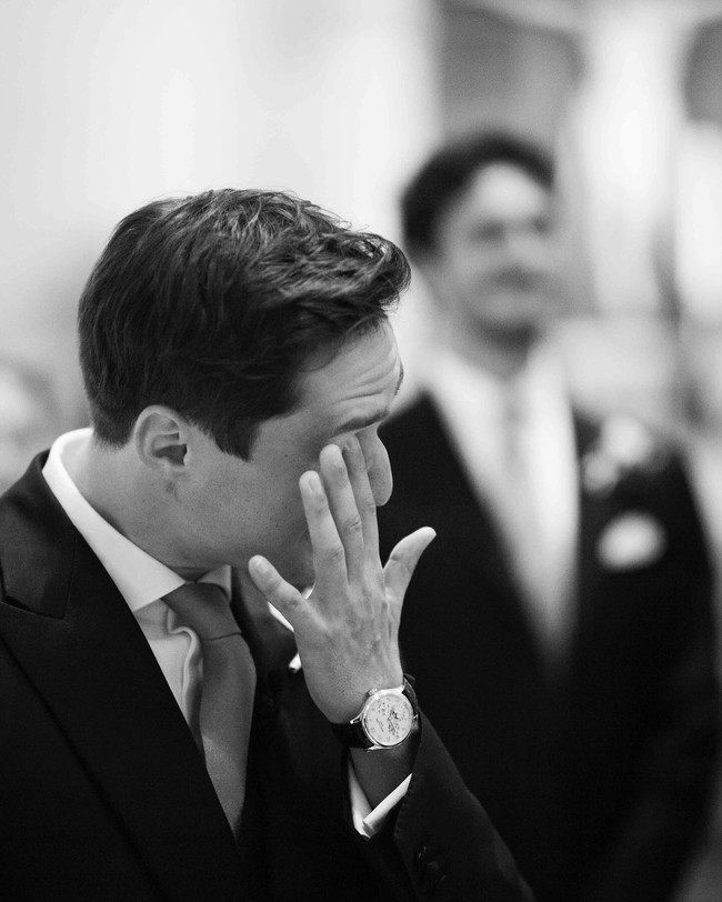 Pemain timnas Italia itu pun terlihat sumringah menyambut hari bahagianya. Dalam prosesinya, Federico bahkan tampak menangis haru saat melihat mempelainya.  Foto: Instagram @lucybramani