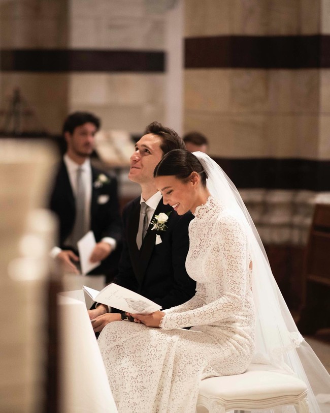 Chiesa menikahi Lucia yang merupakan seorang model sekaligus psikolog. Tidak banyak informasi mengenai hubungan mereka tapi diketahui keduanya bertunangan tahun lalu. Foto: Instagram @lucybramani