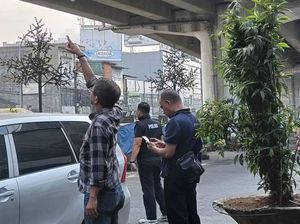 Viral Pecahan Batu Flyover Ciputat Rontok Nyaris Timpa Pengendara Motor