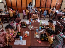 Potret Simulasi Makan Siang Gratis di SD Solo