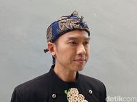 Rafael Tan Didukung Fans Usai Ubah Image Boyband Jadi Lebih Tradisional