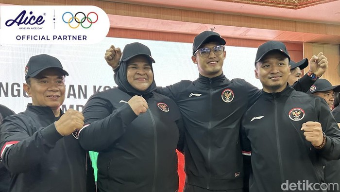 Rizki Juniansyah dan Tim Angkat Besi RI Logo Aice