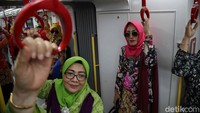 Kegiatan ini juga untuk mengedukasi masyarkat mencintai kebaya.  