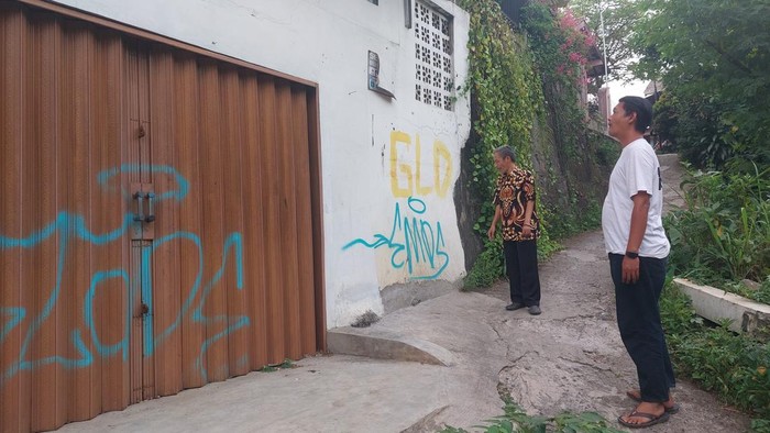 Tulisan Grafiti "Target Maling" di Rumah Warga Bogor Menimbulkan Kekhawatiran dan Penyelidikan dari Sekretaris Desa