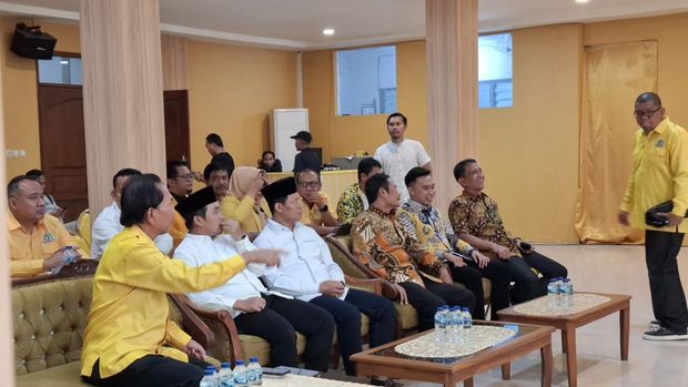 Setyo Wahono, Adik Mensesneg Pratikno menerima rekomendasi maju Pilbup Bojonegoro dari Golkar Jatim.