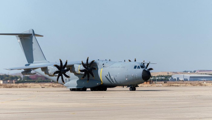 Children from Gaza who will be receiving medical care in Spain arrive with their families at Torrejon de Ardoz air base, in Torrejon de Ardoz, Spain July 24, 2024. Spanish Government's Ministry of Inclusion/Handout via REUTERS    THIS IMAGE HAS BEEN SUPPLIED BY A THIRD PARTY