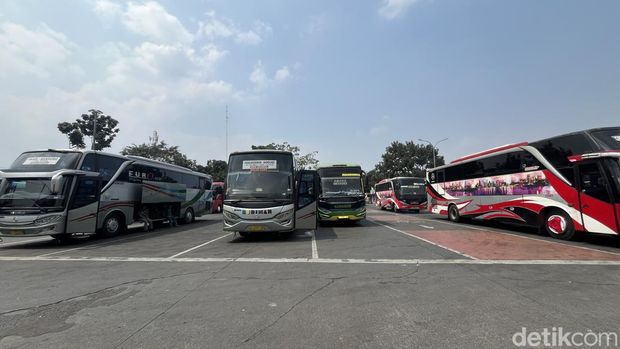 Suasana Terminal Cicaheum.