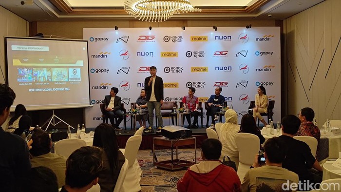 Tencent Games Indonesia membeberkan besaran uang yang sudah disiapkan, untuk menggelar turnamen esports Honor of Kings di Indonesia. Jumlahnya sangat banyak mencapai Rp 35 miliar.