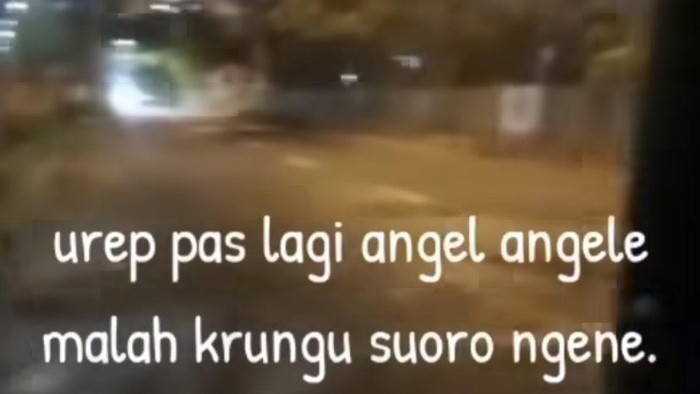 Unggahan viral suara tangis wanita tanpa wujud di sekitar Masjid Al-Akbar Surabaya.