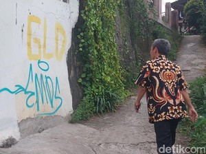 Penampakan Coretan Target Maling di Tembok Rumah Warga Bogor