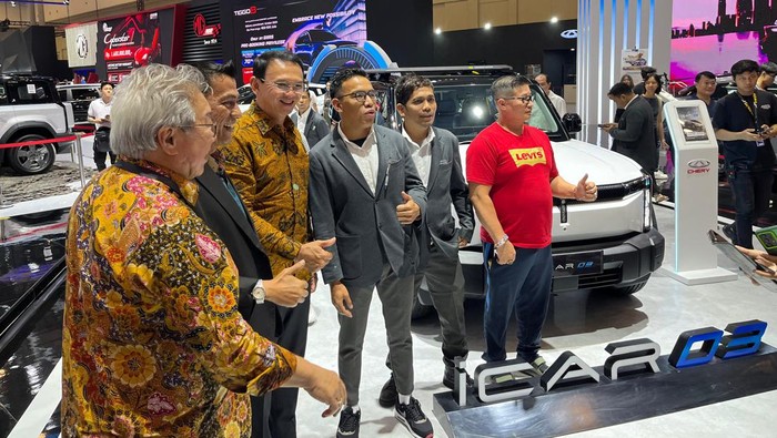 Ahok berkunjung ke GIIAS 2024