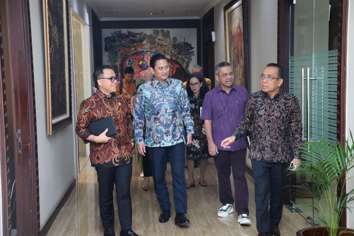 Azwar Anas dan Pratikno