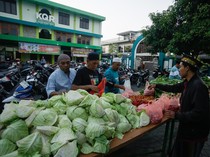 Bantu Petani, Masjid di Yogyakarta Bagi-bagi Sayur untuk Jemaah