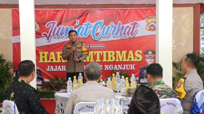 Blusukan Jumat Curhat Polres Nganjuk
