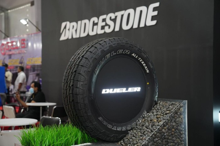 Bridgestone Dueler A/T002 di GIIAS 2024