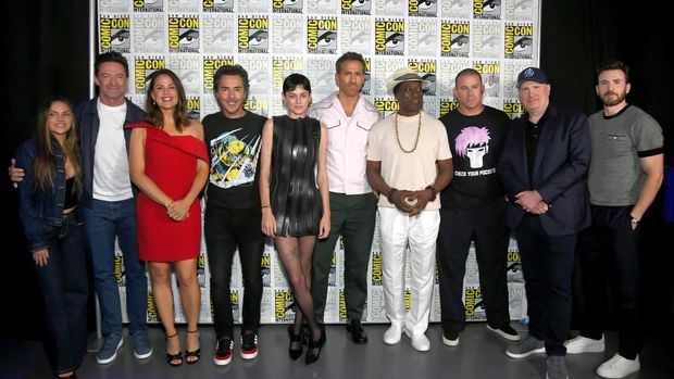 SAN DIEGO, CALIFORNIA - JULY 25: (L-R) Dafne Keen, Hugh Jackman, Jennifer Garner, Shawn Levy, Emma Corrin, Ryan Reynolds, Wesley Snipes, Channing Tatum, Kevin Feige, President, Marvel Studios and Chris Evans attend Marvel Studios: The Ultimate Deadpool & Wolverine Celebration of Life in Hall H at SDCC in San Diego, California on July 25, 2024. (Photo by Alberto E. Rodriguez/Getty Images for Disney)