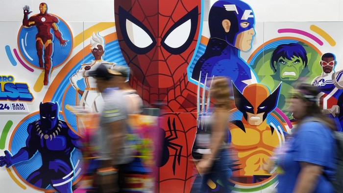 Crowds walk the convention floor during preview night for Comic-Con International, Wednesday, July 24, 2024, in San Diego. (AP Photo/Chris Pizzello)