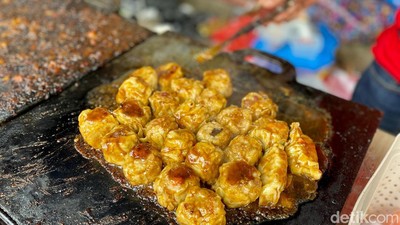 Padat Gurih! Dimsum Bakar Berbumbu Lada Hitam di Bazar Kuliner