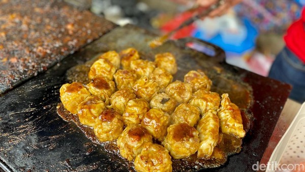 Padat Gurih! Dimsum Bakar Berbumbu Lada Hitam di Bazar Kuliner