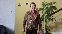 Saya membantu KPK, artinya yang saya ketahui terhadap peristiwa ini. Itu kan terjadi di 2017-2018 yang saya tahu saya sampaikan, yang saya tidaktau tidak saya sampaikan, ucapnya.