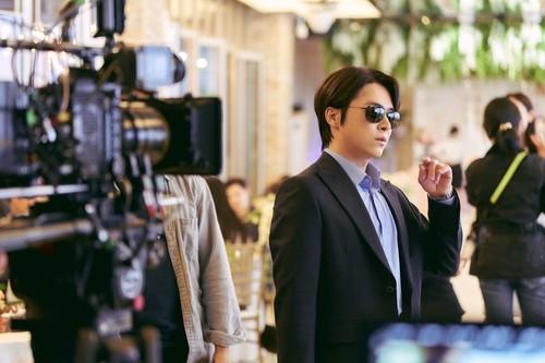 Penampilan Jo Jung Suk di film Pilot, tayang 31 Agustus 2024 di bioskop Korea Selatan.