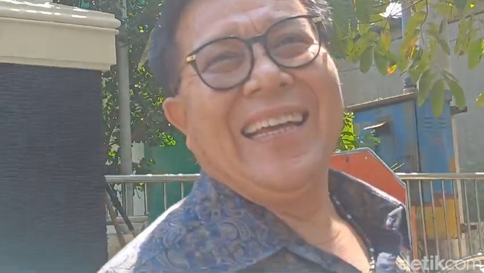Hakim Erintuah Damanik saat bertemu awak media di PT Surabaya