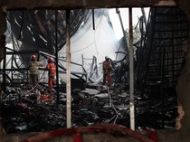 Gudang ATK di Surabaya Hangus Terbakar